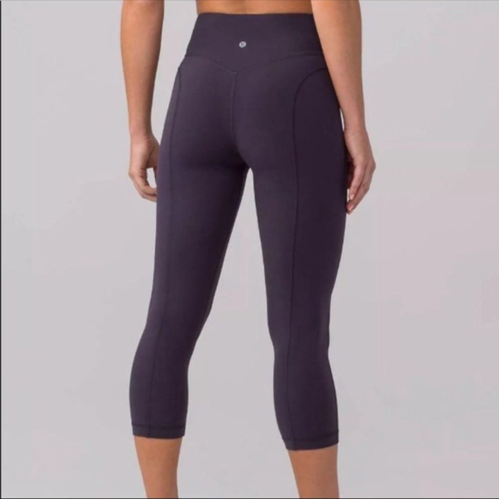 Lululemon pushing limits crop